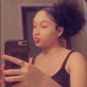 Meet your Posher, Aja